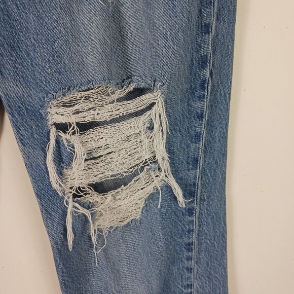 Aeropostale Womens Mom Jean Distressed Denim Blue Size 6 Thrashed Front - Picture 10 of 12